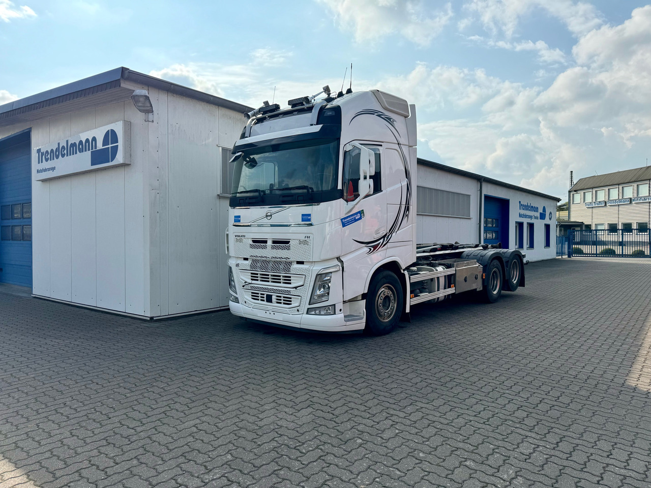 VOLVO Fh-13-540 6x4R - Hook lift truck: picture 1 VOLVO Fh-13-540 6x4R - Hook lift truck: picture 1