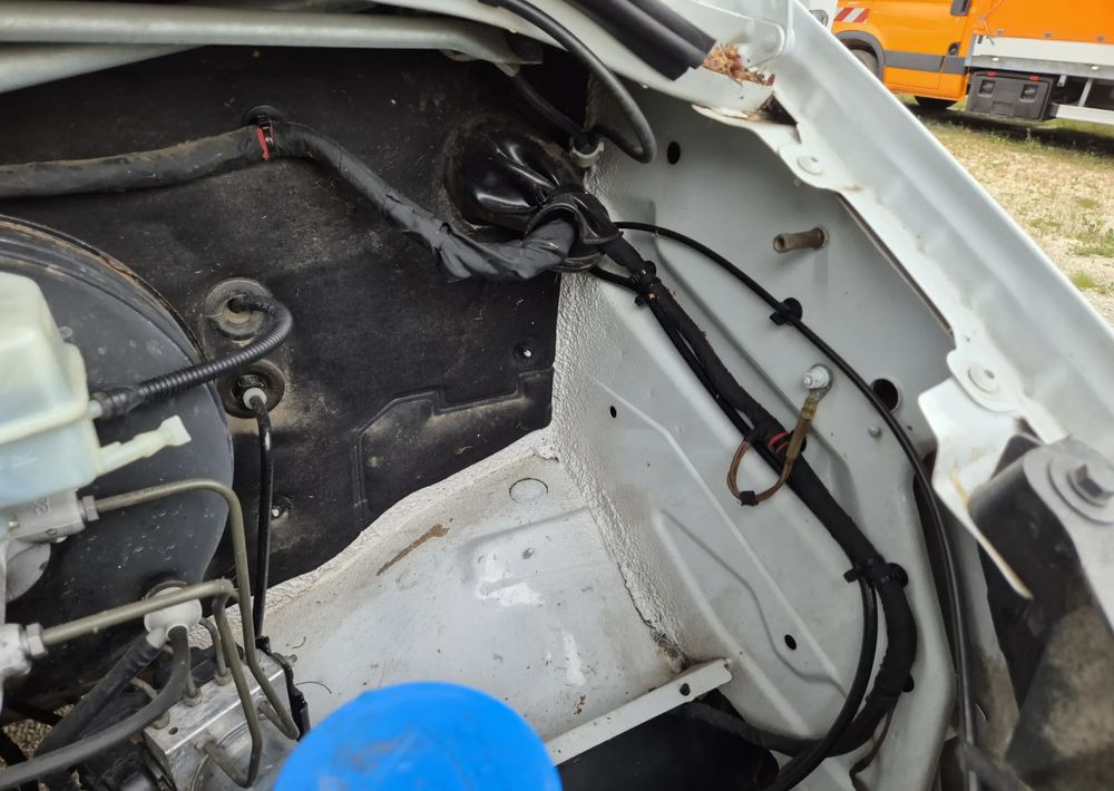 Flatbed van Mercedes-Benz 316CDI 2.2 160KM: picture 17