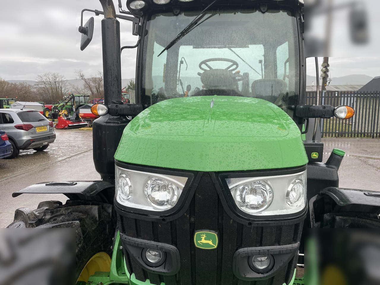 2017 JOHN DEERE 6130R - Farm tractor: picture 4 2017 JOHN DEERE 6130R - Farm tractor: picture 4