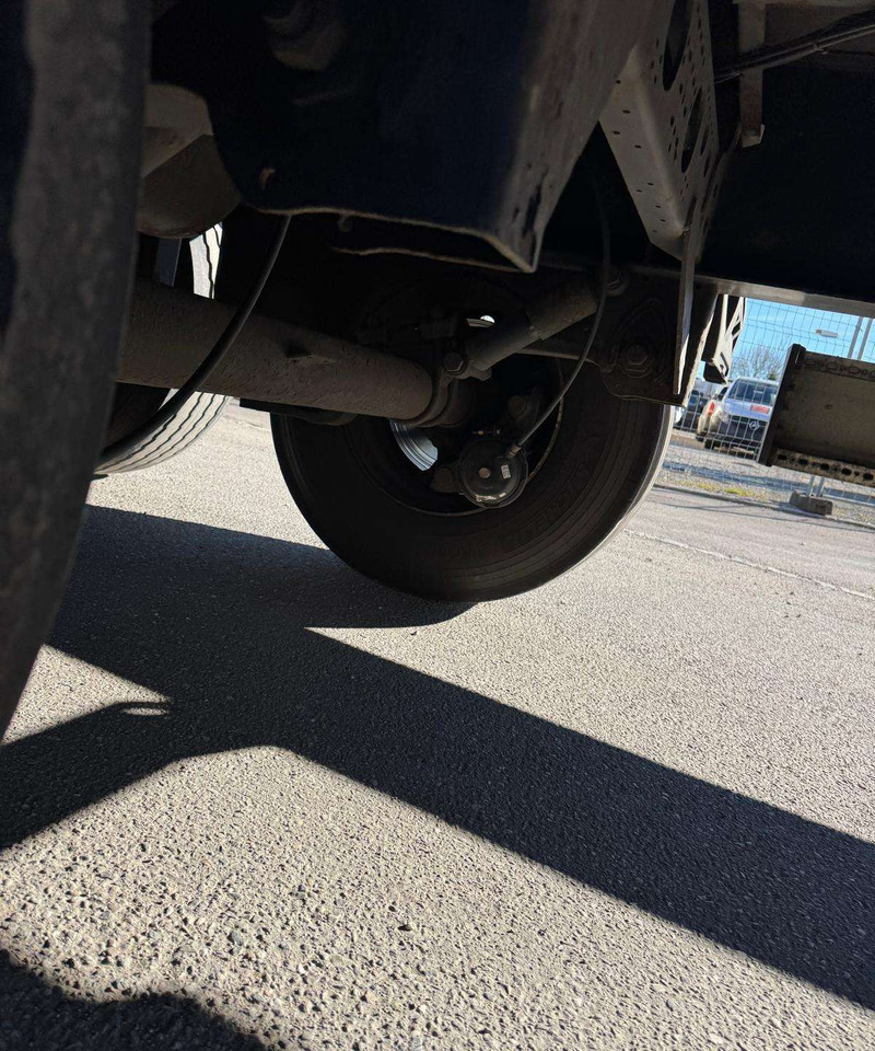 Krone Standart - Closed box semi-trailer: picture 5 Krone Standart - Closed box semi-trailer: picture 5