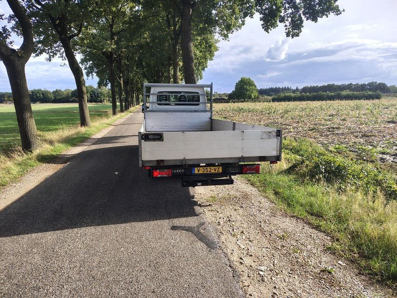 Iveco Daily 35C180 - Flatbed van: picture 5 Iveco Daily 35C180 - Flatbed van: picture 5