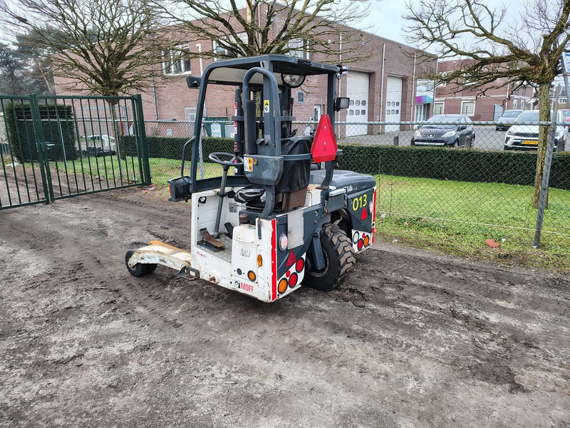 Moffet M4 20.1 - Truck mounted forklift: picture 3 Moffet M4 20.1 - Truck mounted forklift: picture 3