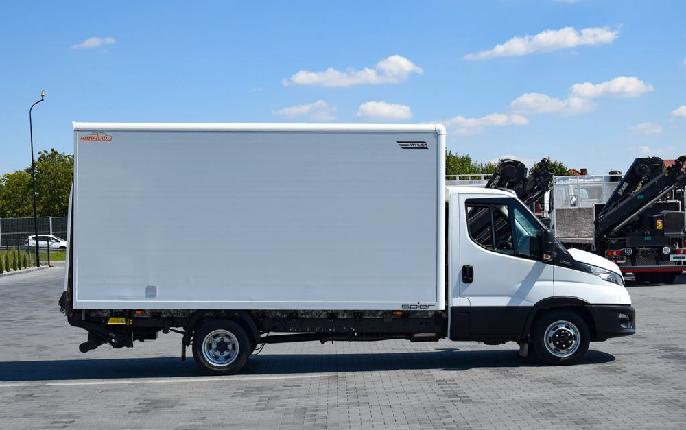 Iveco DAILY 35C16 / 2.3 - 160 KM / 3 OSOBY / DO 3,5 TONY / KONTENER / DOSTAWCZE / WINDA PALFINGER / KLIMA / 2022 / SERWISOWANY / SPROWADZONY Z NIEMIEC - Box van: picture 4 Iveco DAILY 35C16 / 2.3 - 160 KM / 3 OSOBY / DO 3,5 TONY / KONTENER / DOSTAWCZE / WINDA PALFINGER / KLIMA / 2022 / SERWISOWANY / SPROWADZONY Z NIEMIEC - Box van: picture 4
