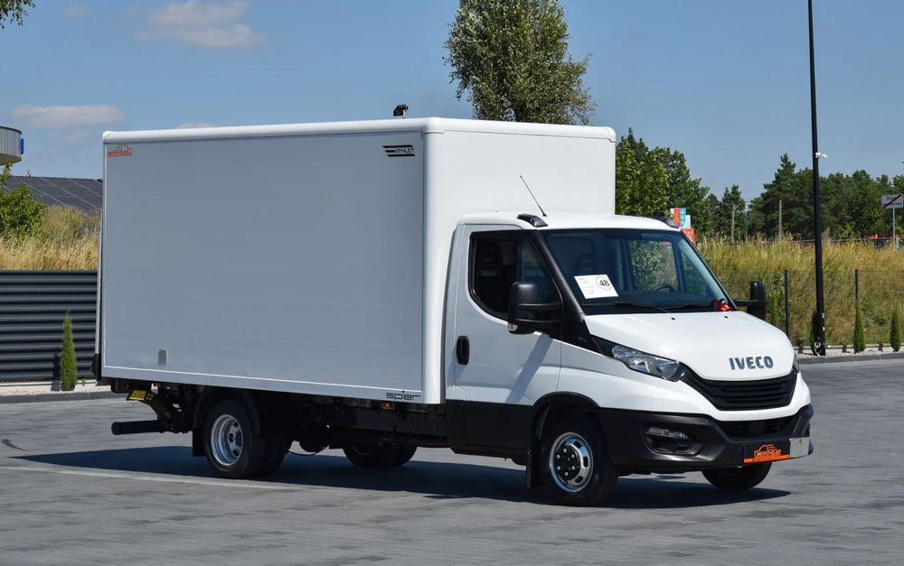 Iveco DAILY 35C16 / 2.3 - 160 KM / 3 OSOBY / DO 3,5 TONY / KONTENER / DOSTAWCZE / WINDA PALFINGER / KLIMA / 2022 / SERWISOWANY / SPROWADZONY Z NIEMIEC - Box van: picture 3 Iveco DAILY 35C16 / 2.3 - 160 KM / 3 OSOBY / DO 3,5 TONY / KONTENER / DOSTAWCZE / WINDA PALFINGER / KLIMA / 2022 / SERWISOWANY / SPROWADZONY Z NIEMIEC - Box van: picture 3