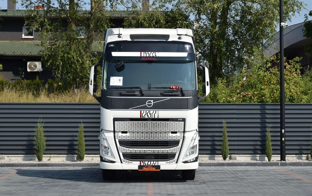 Volvo FH500 / EURO 6 / NOWY MODEL / KLIMATYZACJA POSTOJOWA / ACC / LEDY / 2 ZBIORNIKI PALIWA / FULL SPILERY / 2022 / SERWISOWANY / SPROWADZONY - Tractor unit: picture 2 Volvo FH500 / EURO 6 / NOWY MODEL / KLIMATYZACJA POSTOJOWA / ACC / LEDY / 2 ZBIORNIKI PALIWA / FULL SPILERY / 2022 / SERWISOWANY / SPROWADZONY - Tractor unit: picture 2