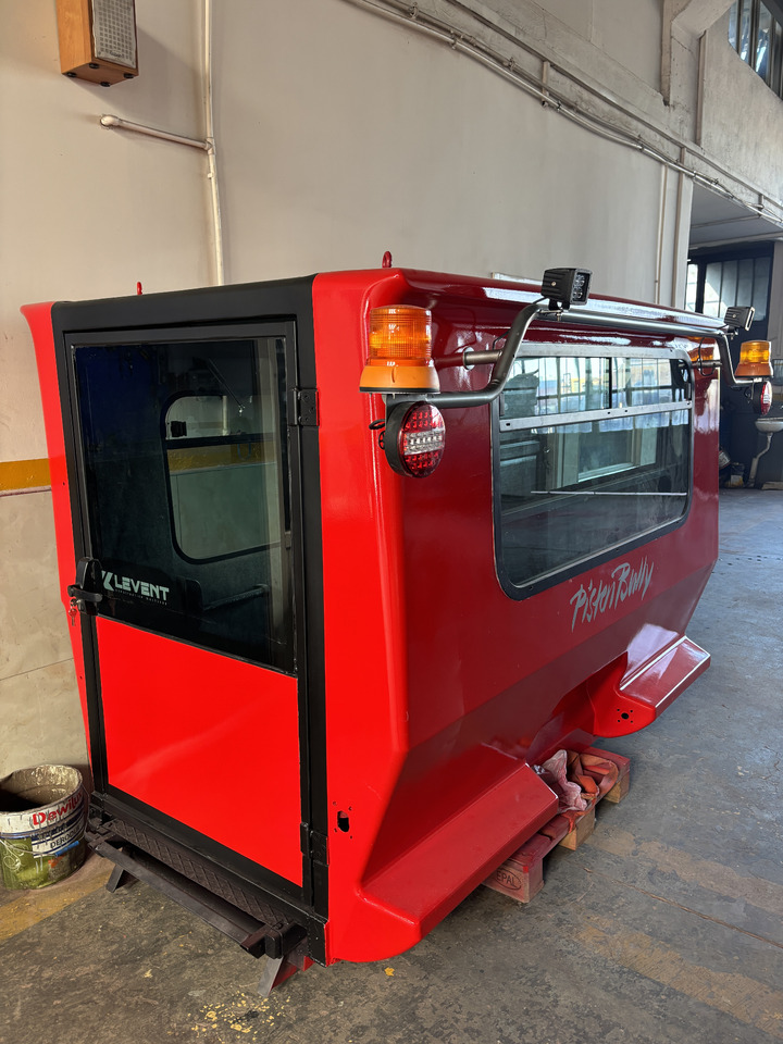 Pistenbully Cabin 5 person PISTENBULLY PB100 CABIN - Snow removal vehicle: picture 1 Pistenbully Cabin 5 person PISTENBULLY PB100 CABIN - Snow removal vehicle: picture 1