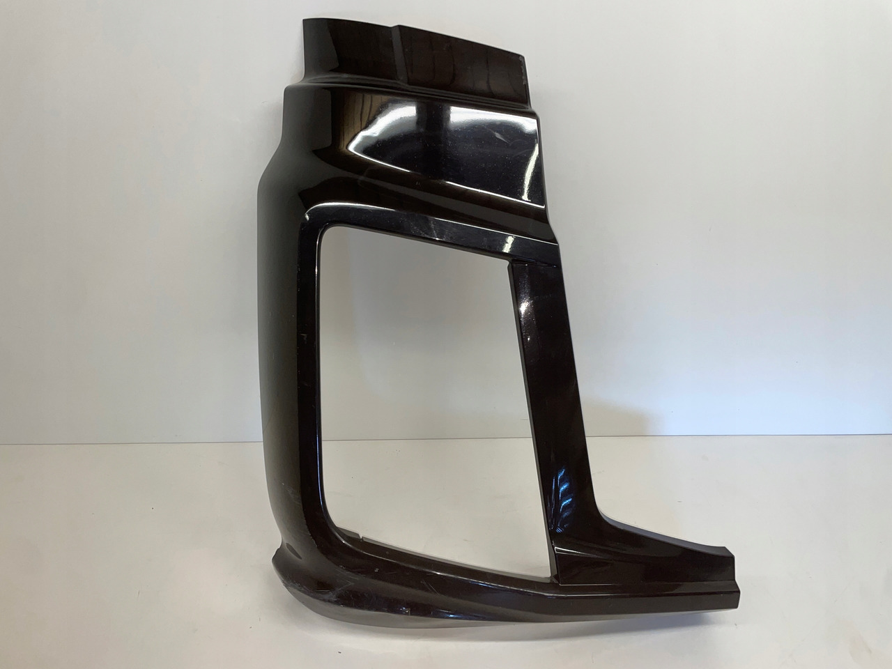 FORD F-MAX ZDERZAK OKULAR OBUDOWA REFLEKTORA JC46-17E950-A - Bumper for Truck: picture 1 FORD F-MAX ZDERZAK OKULAR OBUDOWA REFLEKTORA JC46-17E950-A - Bumper for Truck: picture 1