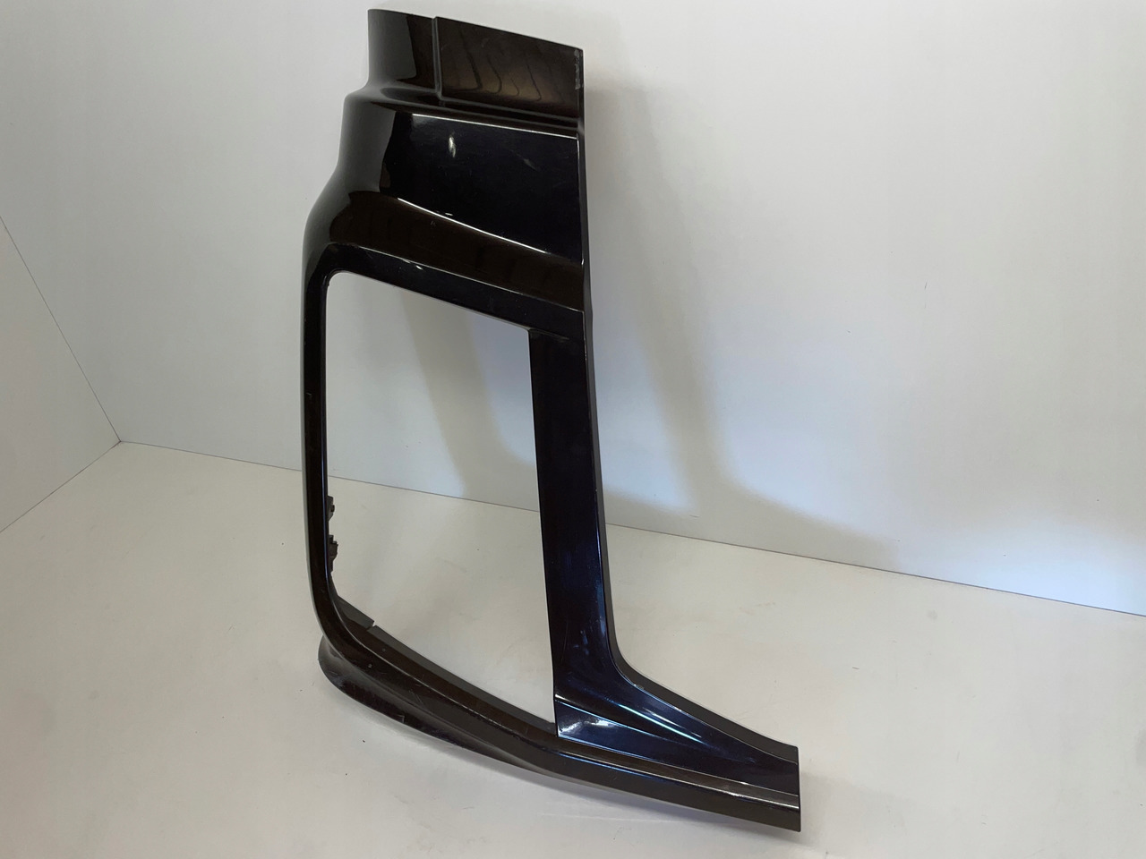 FORD F-MAX ZDERZAK OKULAR OBUDOWA REFLEKTORA JC46-17E950-A - Bumper for Truck: picture 3 FORD F-MAX ZDERZAK OKULAR OBUDOWA REFLEKTORA JC46-17E950-A - Bumper for Truck: picture 3