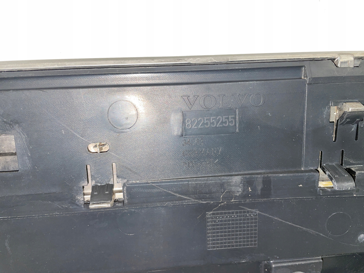 GRILL MASKI ATRAPA VOLVO FH13 FH 13 82255255 - Hood for Truck: picture 3 GRILL MASKI ATRAPA VOLVO FH13 FH 13 82255255 - Hood for Truck: picture 3