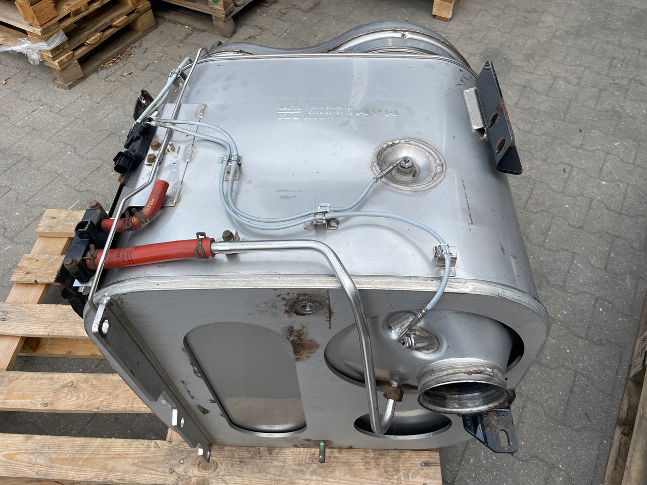 KATALIZATOR MAN TGX TGS EURO 6 DPF TŁUMIK WYDECH 81151036115 - Exhaust pipe for Truck: picture 4 KATALIZATOR MAN TGX TGS EURO 6 DPF TŁUMIK WYDECH 81151036115 - Exhaust pipe for Truck: picture 4