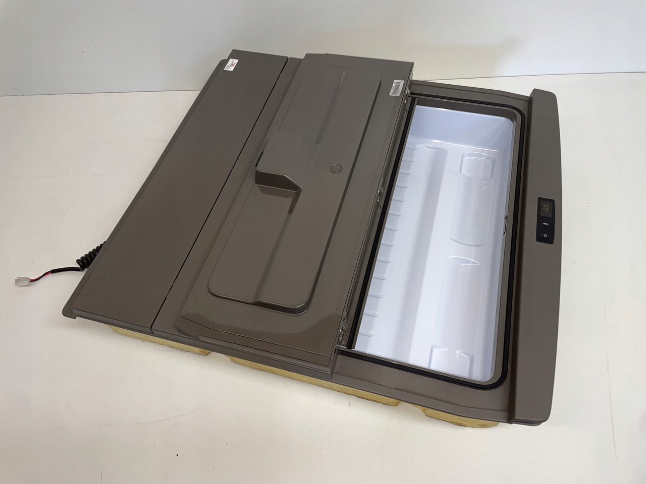 LODÓWKA CHŁODZIARKA SCANIA P G NGS 2770774 - Cab and interior for Truck: picture 4 LODÓWKA CHŁODZIARKA SCANIA P G NGS 2770774 - Cab and interior for Truck: picture 4