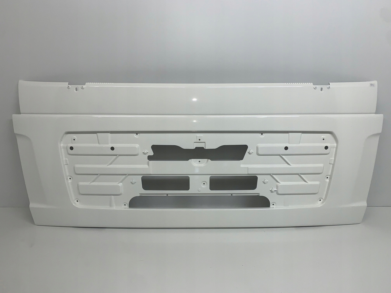 MASKA ATRAPA GRILL MAN TGL TGM NR 1812 - Hood for Truck: picture 1 MASKA ATRAPA GRILL MAN TGL TGM NR 1812 - Hood for Truck: picture 1