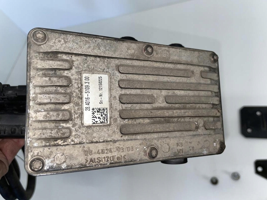 POMPA ADBLUE MERCEDES ACTROS MP4 MP 4 A0001402378 - AdBlue tank for Truck: picture 3 POMPA ADBLUE MERCEDES ACTROS MP4 MP 4 A0001402378 - AdBlue tank for Truck: picture 3