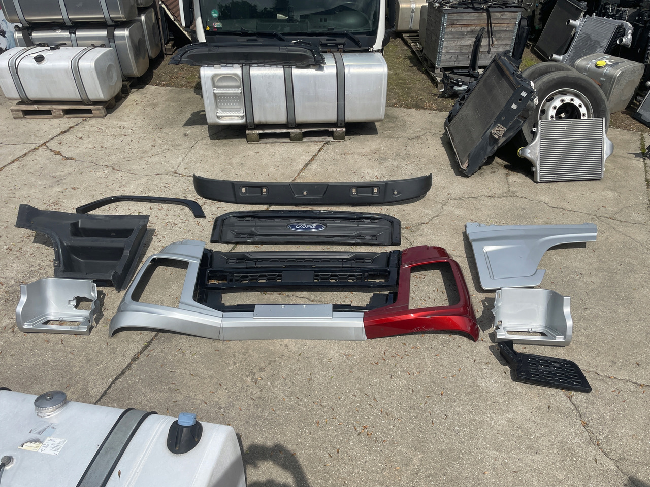 Przód Ford F-Max F Max Grill, Stopień , Stopnica Przedłużenie drzwi zderzak - Body and exterior for Truck: picture 2 Przód Ford F-Max F Max Grill, Stopień , Stopnica Przedłużenie drzwi zderzak - Body and exterior for Truck: picture 2