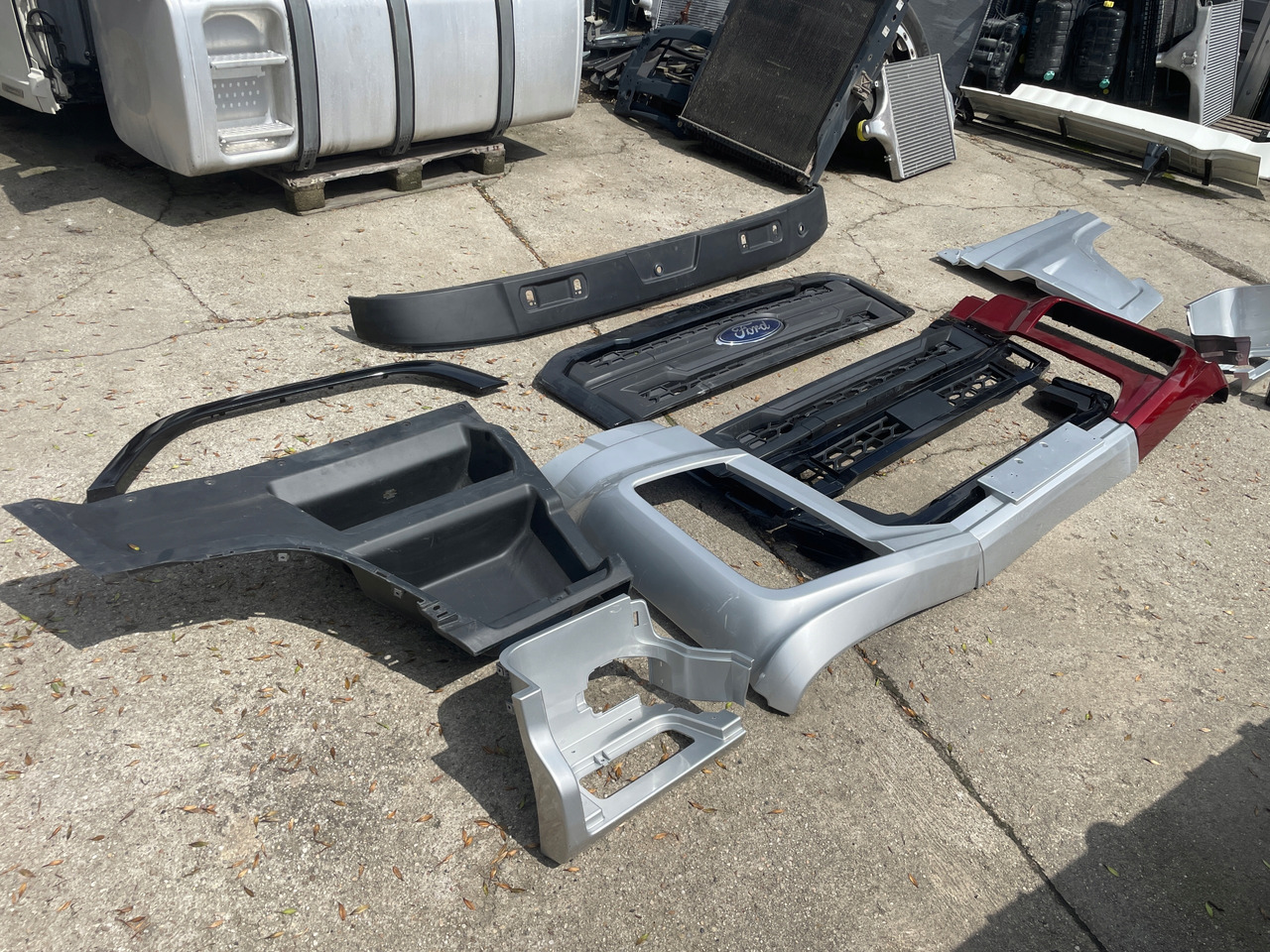 Przód Ford F-Max F Max Grill, Stopień , Stopnica Przedłużenie drzwi zderzak - Body and exterior for Truck: picture 4 Przód Ford F-Max F Max Grill, Stopień , Stopnica Przedłużenie drzwi zderzak - Body and exterior for Truck: picture 4