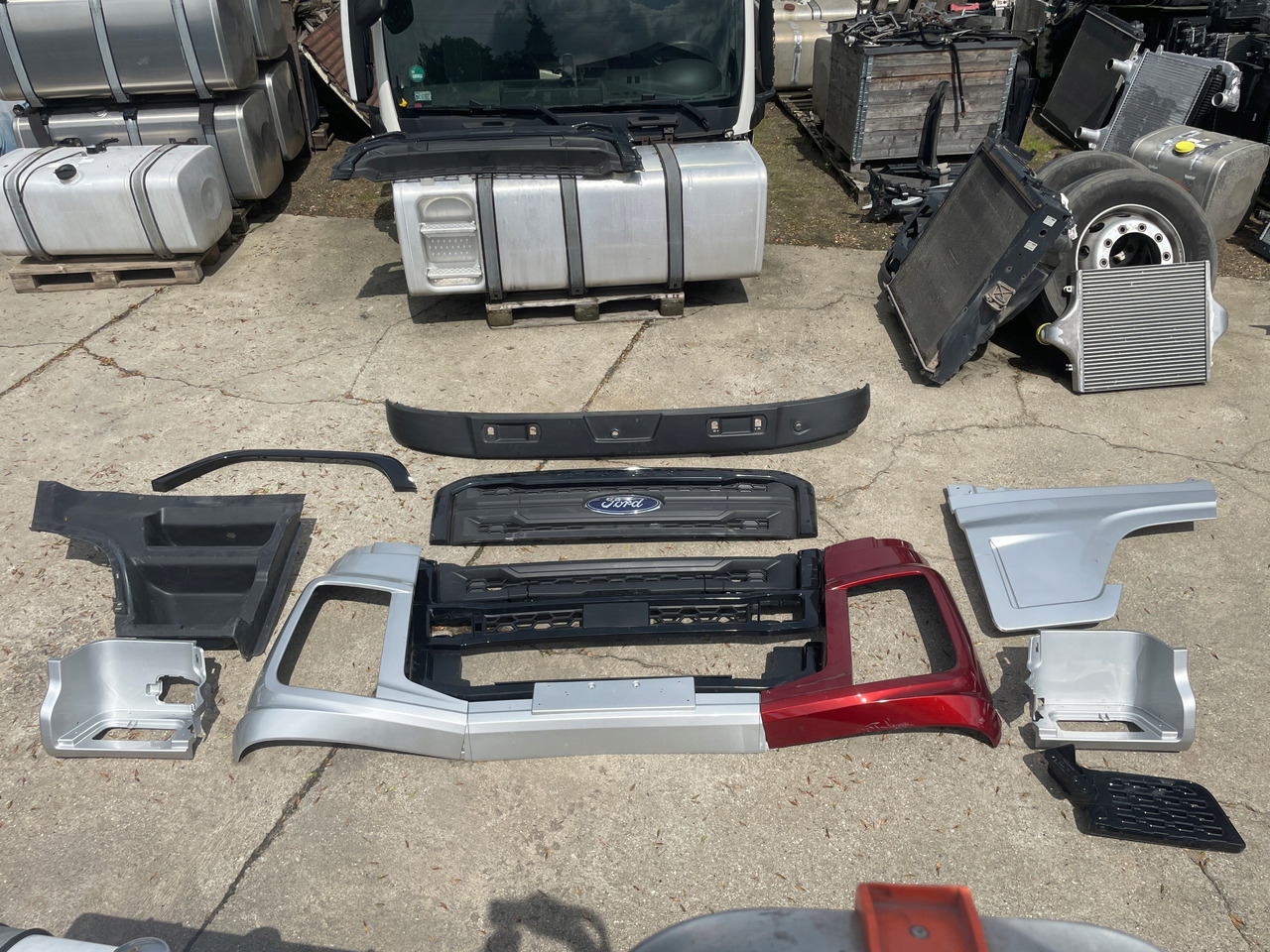 Przód Ford F-Max F Max Grill, Stopień , Stopnica Przedłużenie drzwi zderzak - Body and exterior for Truck: picture 1 Przód Ford F-Max F Max Grill, Stopień , Stopnica Przedłużenie drzwi zderzak - Body and exterior for Truck: picture 1