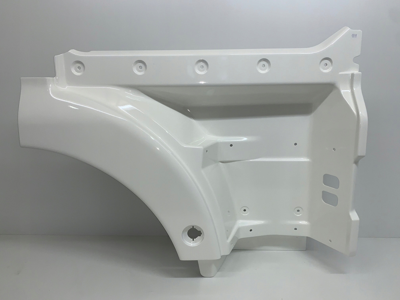 STOPNICA STOPIEŃ MAN TGX EURO 6 RAL 9010 NR 1811 - Door and parts for Truck: picture 1 STOPNICA STOPIEŃ MAN TGX EURO 6 RAL 9010 NR 1811 - Door and parts for Truck: picture 1