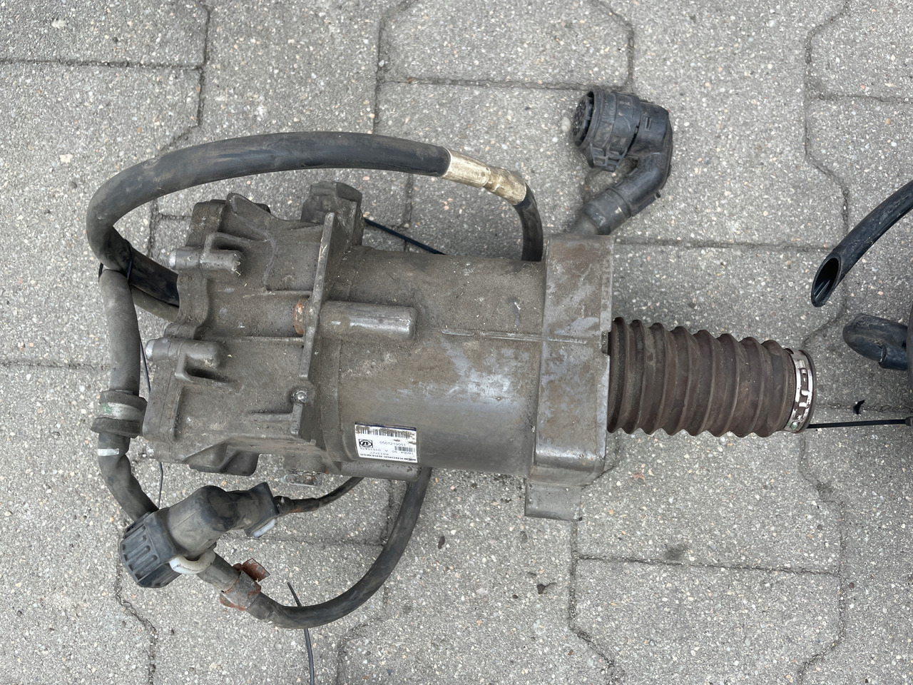 WYSPRZĘGLIK SKRZYNI MAN TGX TGS TGA AUTOMAT K013727 - Clutch cylinder for Truck: picture 3 WYSPRZĘGLIK SKRZYNI MAN TGX TGS TGA AUTOMAT K013727 - Clutch cylinder for Truck: picture 3