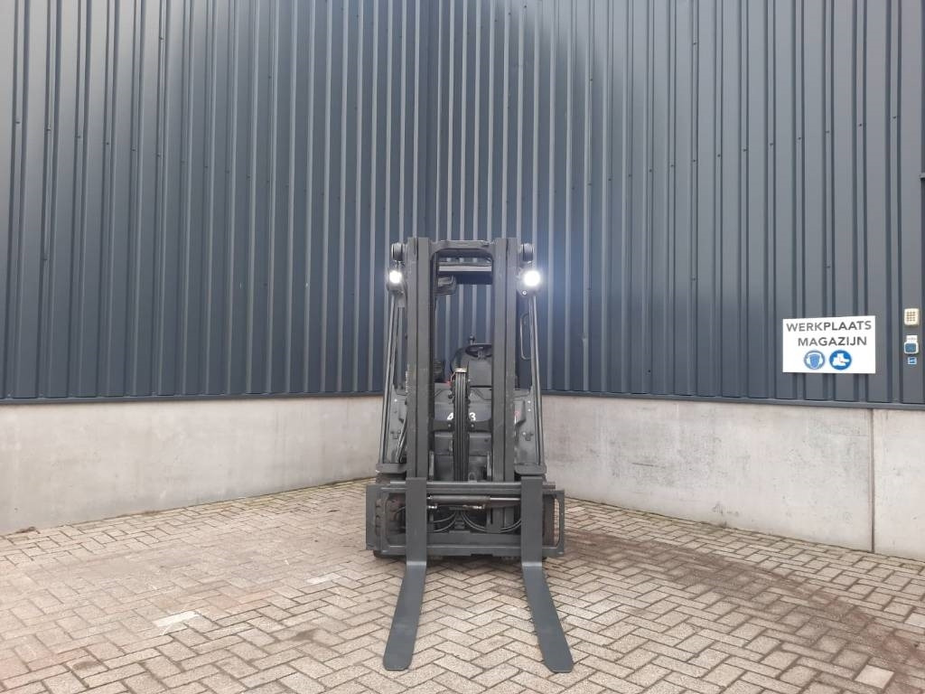 Linde E 30 L - Electric forklift: picture 2 Linde E 30 L - Electric forklift: picture 2