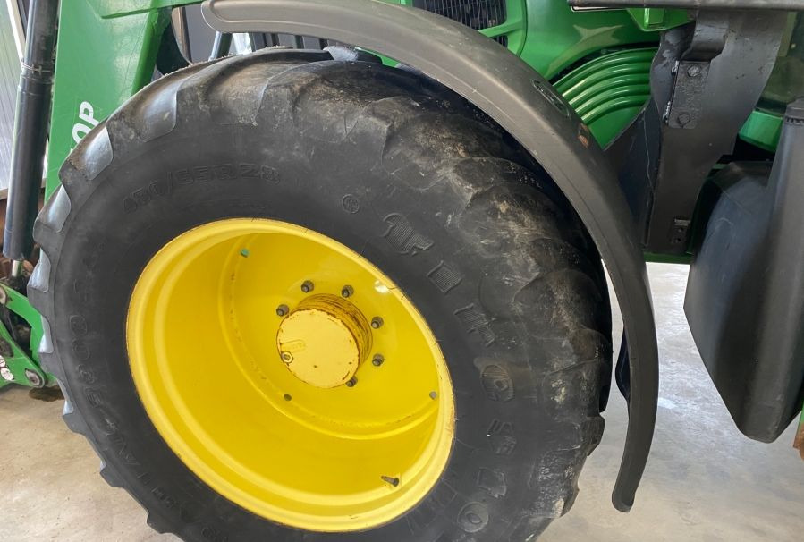 John Deere 6330 Premium - Farm tractor: picture 3 John Deere 6330 Premium - Farm tractor: picture 3