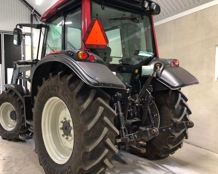 Valtra N92 HiTech - Farm tractor: picture 5 Valtra N92 HiTech - Farm tractor: picture 5