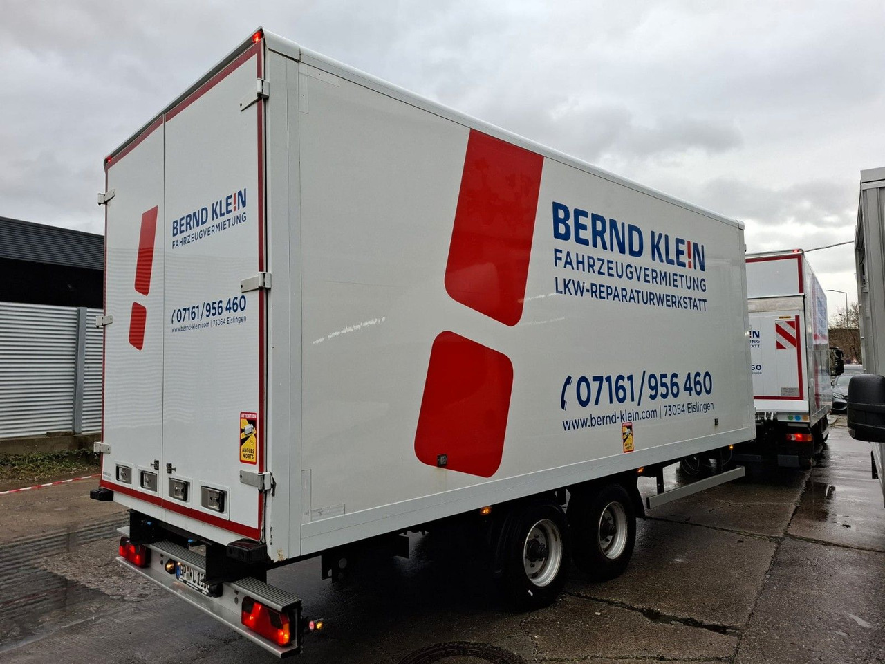 Fliegl TKF118 - Closed box trailer: picture 1 Fliegl TKF118 - Closed box trailer: picture 1