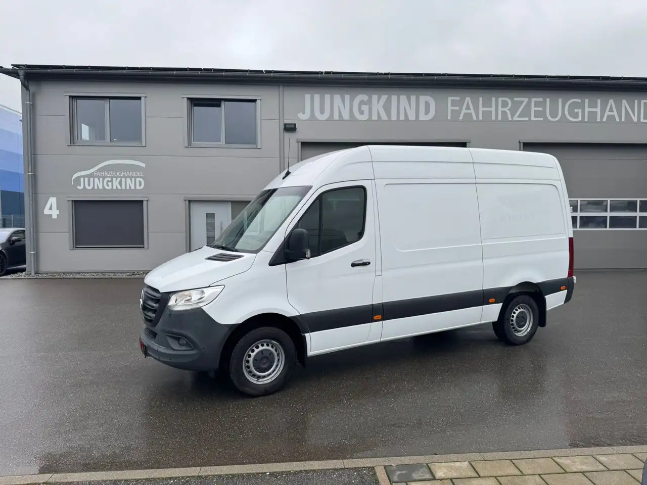 Mercedes-Benz Sprinter 317 CDI Lang Hoch Klima MBUX AHK 2,8t - Panel van: picture 1 Mercedes-Benz Sprinter 317 CDI Lang Hoch Klima MBUX AHK 2,8t - Panel van: picture 1