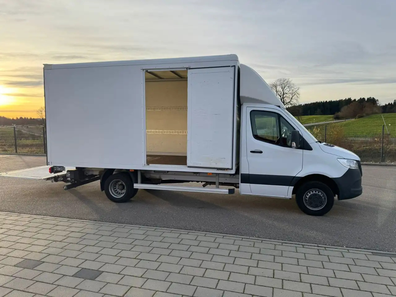 Mercedes-Benz Sprinter 516 CDI Maxi Koffer LBW AHK Klima - Box van: picture 4 Mercedes-Benz Sprinter 516 CDI Maxi Koffer LBW AHK Klima - Box van: picture 4