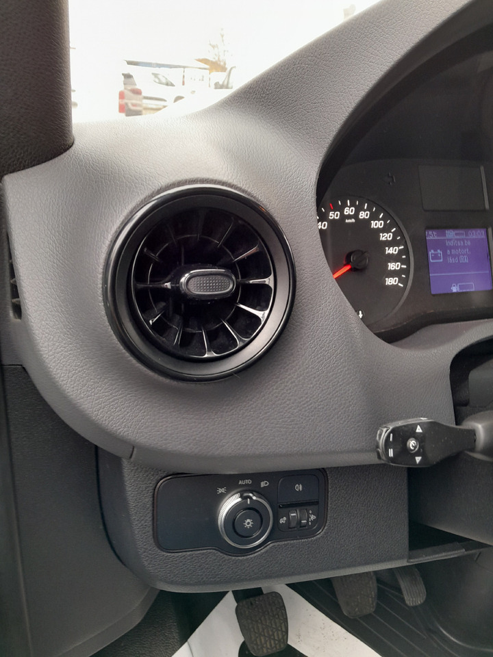 Flatbed van MERCEDES-BENZ Sprinter: picture 7