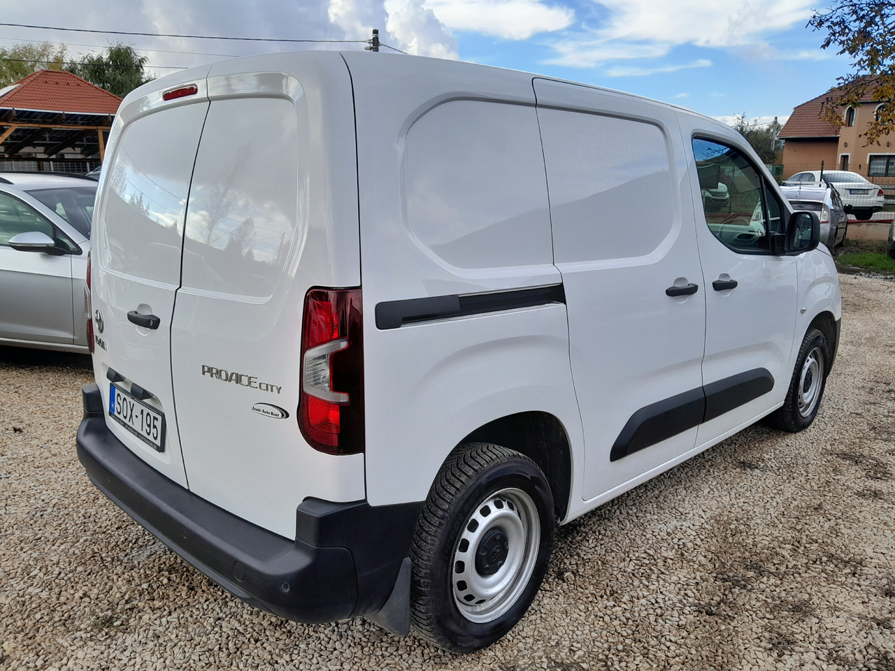 TOYOTA 1.5 City Active 3 Business - Small van: picture 3 TOYOTA 1.5 City Active 3 Business - Small van: picture 3