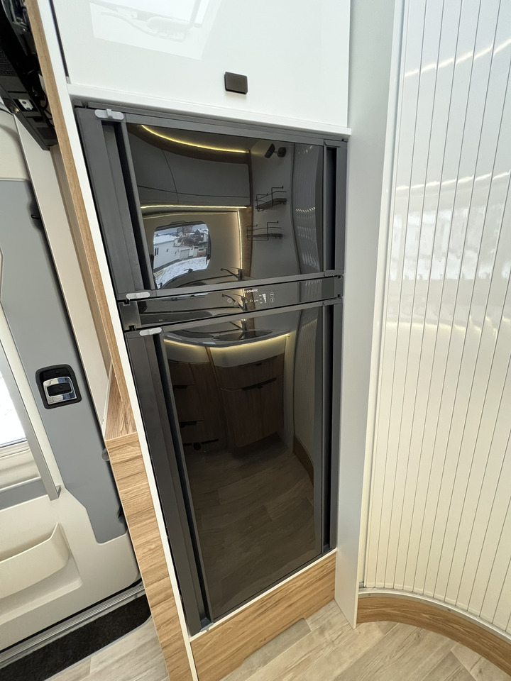 Semi-integrated motorhome Pilote Pacific P696D Hubbett - Solar - Markise: picture 10 Semi-integrated motorhome Pilote Pacific P696D Hubbett - Solar - Markise: picture 10