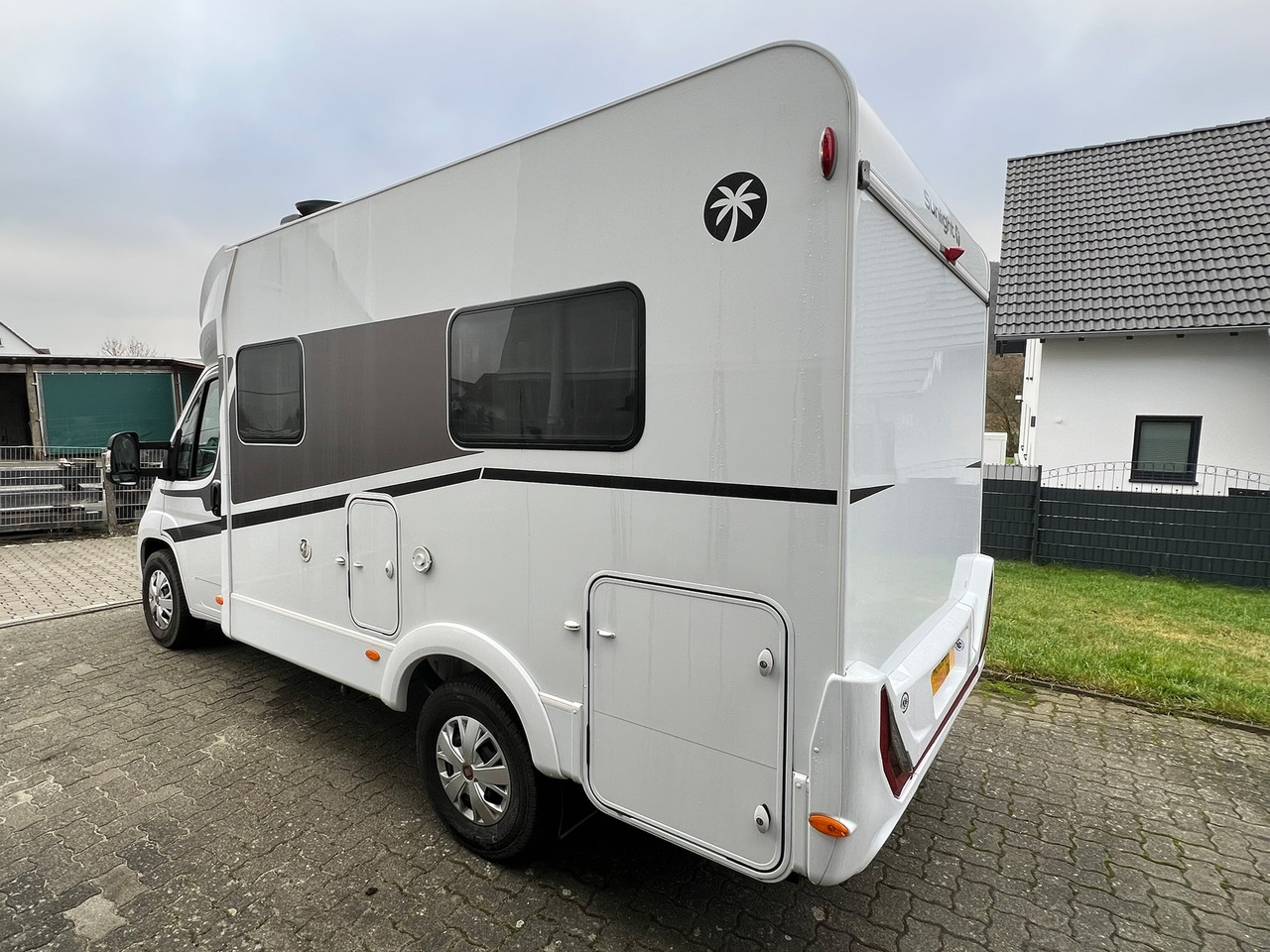 SUNLIGHT T 58 - Semi-integrated motorhome: picture 2 SUNLIGHT T 58 - Semi-integrated motorhome: picture 2