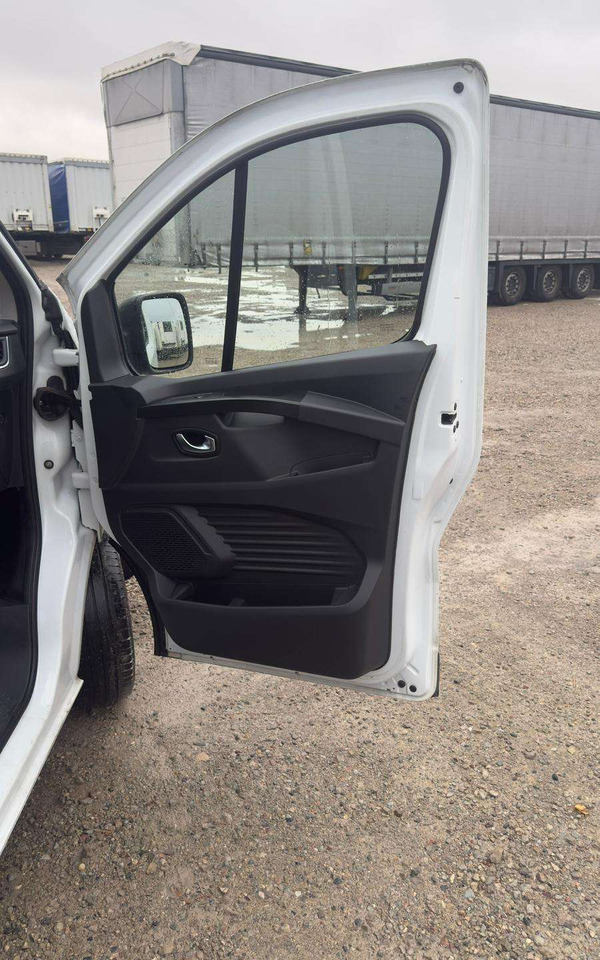 Minibus, Passenger van Renault Trafic: picture 16