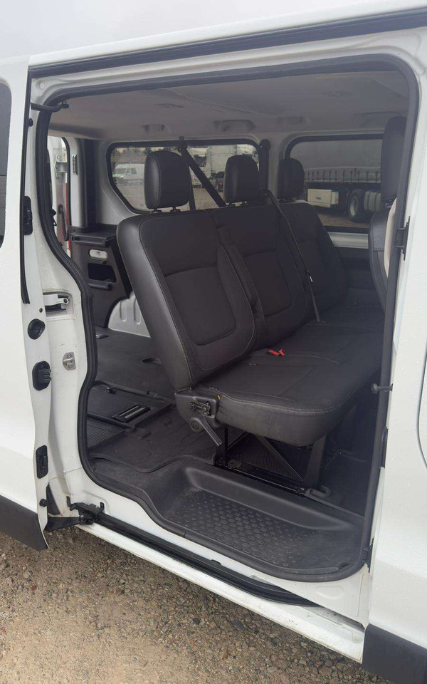 Minibus, Passenger van Renault Trafic: picture 15