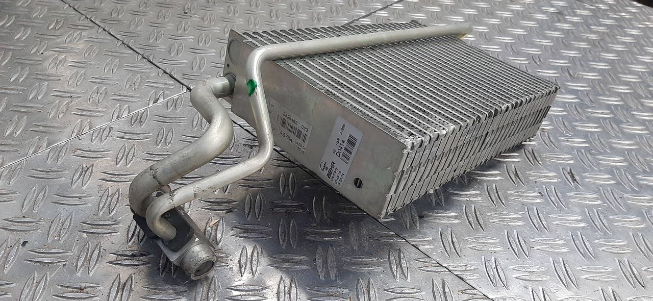 Gebrauchter Kühler, Motorkühlung, Behr D0414, MAN TGX, Artikel - Nr.: 81.99999 - 9999 - Radiator for Truck: picture 4 Gebrauchter Kühler, Motorkühlung, Behr D0414, MAN TGX, Artikel - Nr.: 81.99999 - 9999 - Radiator for Truck: picture 4