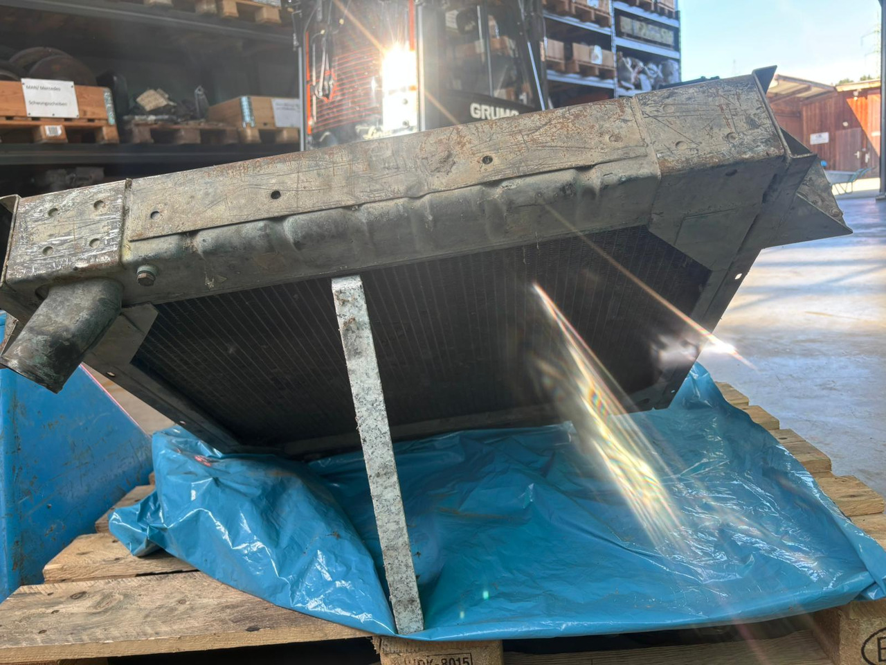 Gebrauchter MAN Kühler F8, Artikel - Nr. : 81.0610 - 16152 - Radiator for Truck: picture 2 Gebrauchter MAN Kühler F8, Artikel - Nr. : 81.0610 - 16152 - Radiator for Truck: picture 2