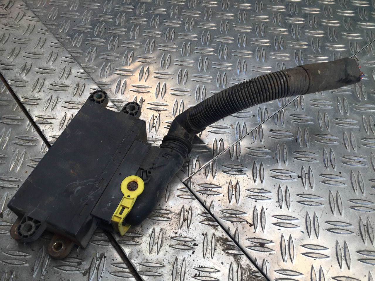 Gebrauchtes AdBlue Steuergerät, MB Atego 8.18, Artikel - Nr. : A 002 540 90 45 - ECU for Truck: picture 1 Gebrauchtes AdBlue Steuergerät, MB Atego 8.18, Artikel - Nr. : A 002 540 90 45 - ECU for Truck: picture 1