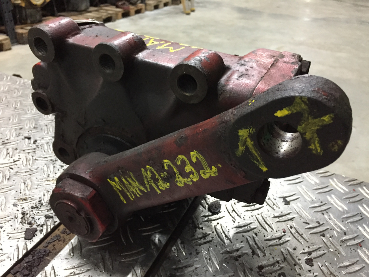 Gebrauchtes Lenkgetriebe MAN F90, 12.232, Artikel - Nr.: 81.9999 - 9999 - Steering gear for Truck: picture 4 Gebrauchtes Lenkgetriebe MAN F90, 12.232, Artikel - Nr.: 81.9999 - 9999 - Steering gear for Truck: picture 4