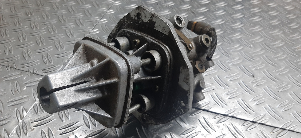 Gebrauchtes MAN Schaltgerät für Getriebe, Artikel - Nr. : 81.32605 - 6111 - Gearbox and parts for Truck: picture 5 Gebrauchtes MAN Schaltgerät für Getriebe, Artikel - Nr. : 81.32605 - 6111 - Gearbox and parts for Truck: picture 5