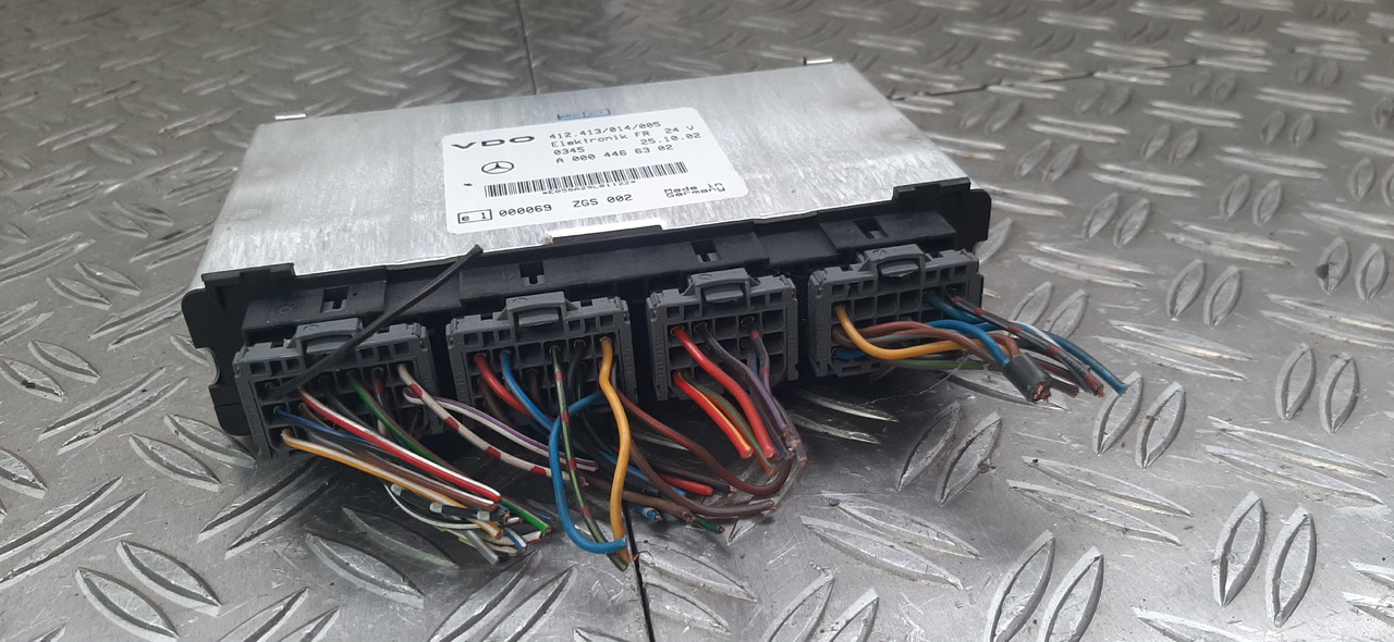 Gebrauchtes MAN Steuergerät, VDO 412.413 / 014 / 005, Artikel - Nr. : A 000 446 63 02 - ECU for Truck: picture 5 Gebrauchtes MAN Steuergerät, VDO 412.413 / 014 / 005, Artikel - Nr. : A 000 446 63 02 - ECU for Truck: picture 5