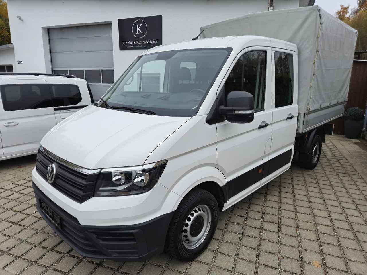 VOLKSWAGEN Crafter Pritsche 35 DOKA mittellang 4MOTION - Curtain side van: picture 1 VOLKSWAGEN Crafter Pritsche 35 DOKA mittellang 4MOTION - Curtain side van: picture 1