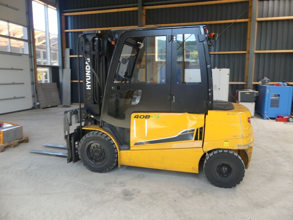 Material handling equipment HYUNDAI 40B-9: picture 7