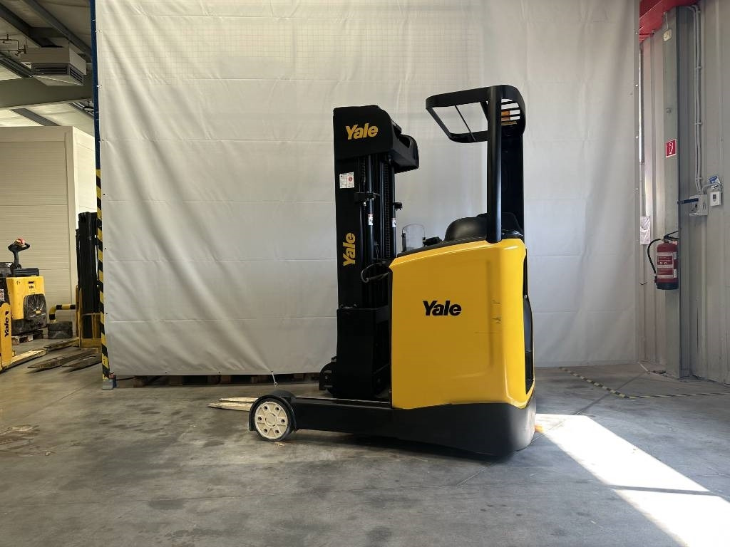 Yale MR14 - Reach truck: picture 4 Yale MR14 - Reach truck: picture 4