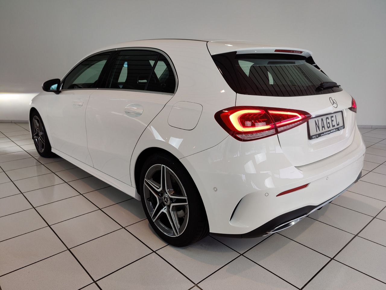 Mercedes-Benz A 200 7G-DCT AMG Line Kamera Navi LED SHZ - Sedan: picture 5 Mercedes-Benz A 200 7G-DCT AMG Line Kamera Navi LED SHZ - Sedan: picture 5