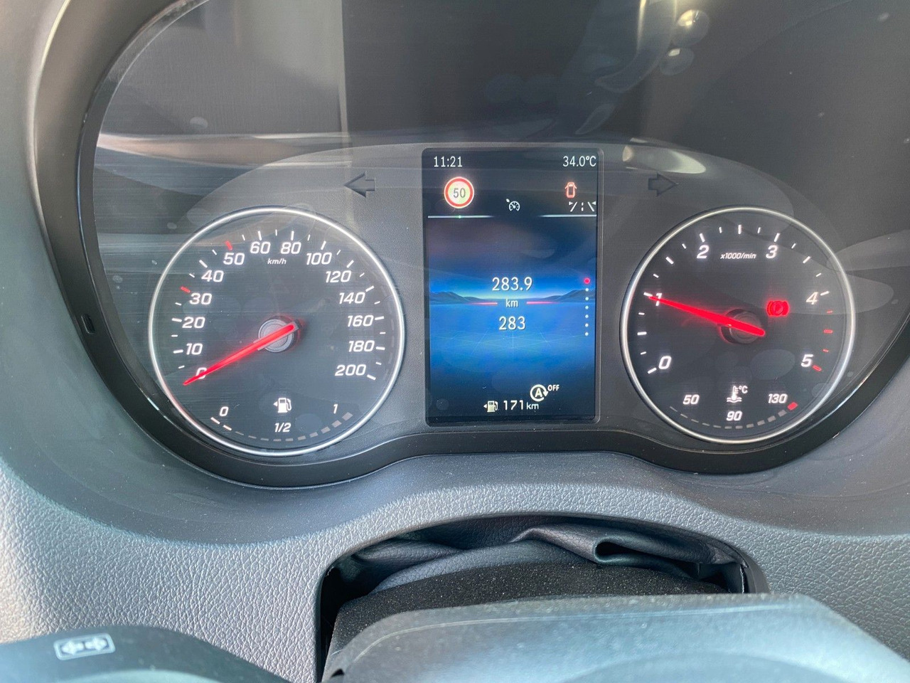 Mercedes-Benz Sprinter 317 Koffer+LBW on lease Mercedes-Benz Sprinter 317 Koffer+LBW: picture 15 Mercedes-Benz Sprinter 317 Koffer+LBW on lease Mercedes-Benz Sprinter 317 Koffer+LBW: picture 15