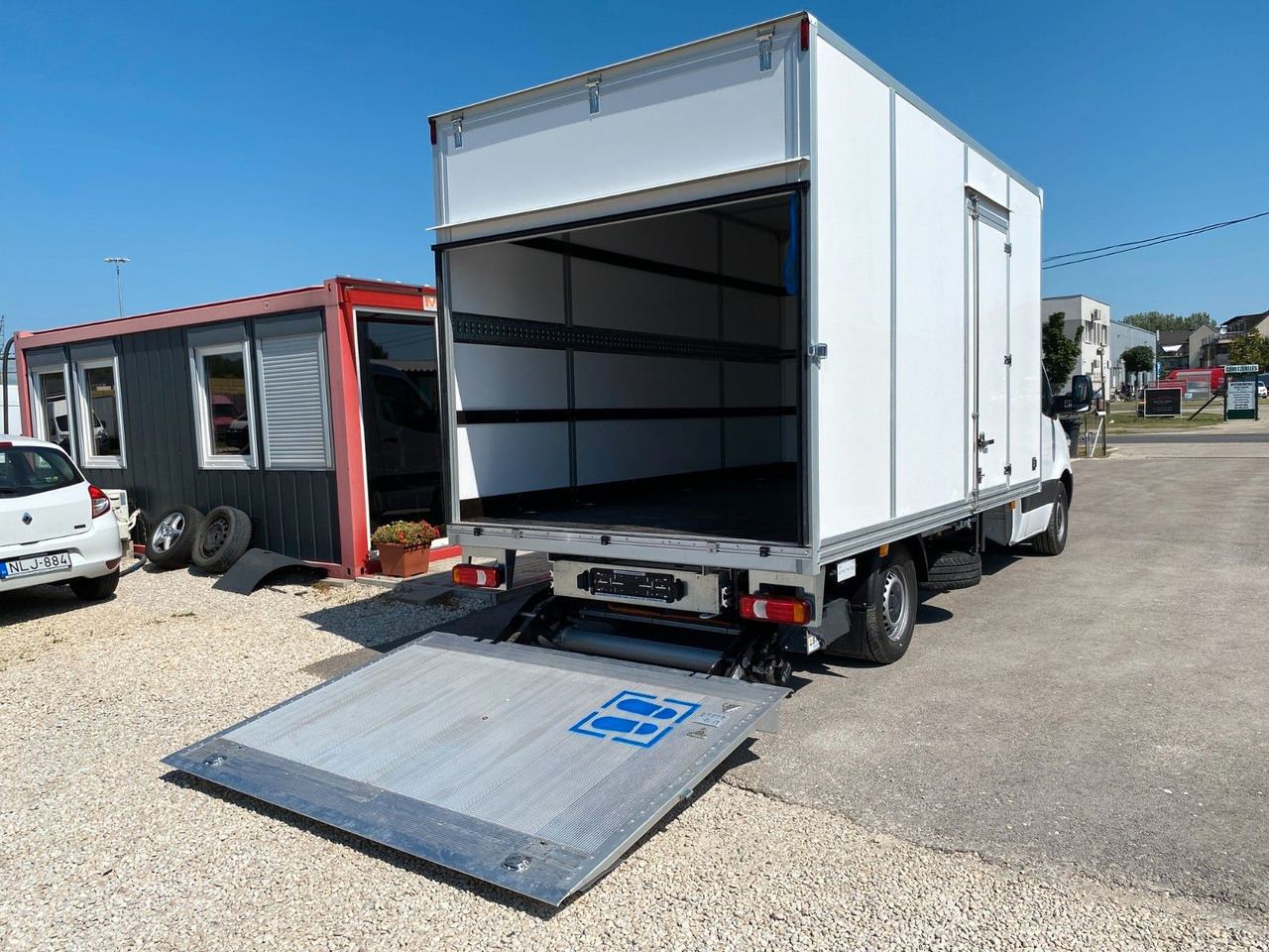 Mercedes-Benz Sprinter 317 Koffer+LBW on lease Mercedes-Benz Sprinter 317 Koffer+LBW: picture 12 Mercedes-Benz Sprinter 317 Koffer+LBW on lease Mercedes-Benz Sprinter 317 Koffer+LBW: picture 12