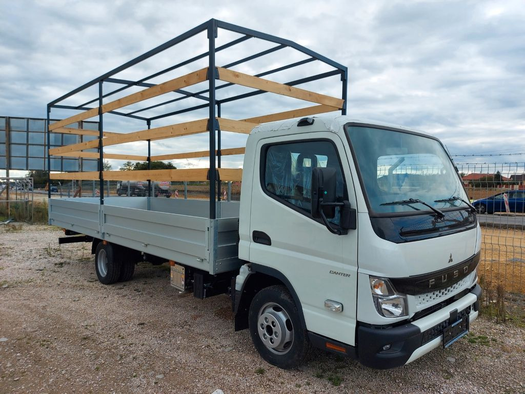 Interior photo 1: New Cab chassis truck Mitsubishi Canter Fuso Fahrgestell mit wählbar Aufbau Mitsubishi Canter Fuso Fahrgestell mit wählbar Aufbau Interior photo 1: New Cab chassis truck Mitsubishi Canter Fuso Fahrgestell mit wählbar Aufbau Mitsubishi Canter Fuso Fahrgestell mit wählbar Aufbau