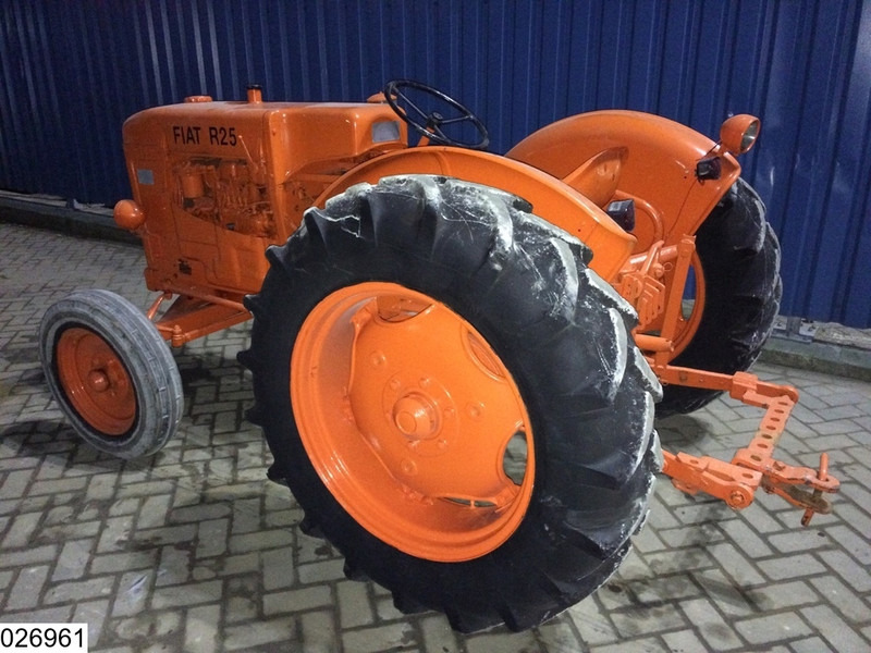 Fiat R25 2WD - Farm tractor: picture 3 Fiat R25 2WD - Farm tractor: picture 3