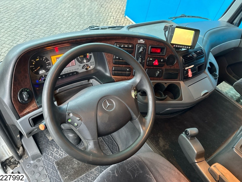Mercedes-Benz Actros 2532 6x2, EURO 5, 23600 Liter, 5 Comp, LAG - Tank truck: picture 5 Mercedes-Benz Actros 2532 6x2, EURO 5, 23600 Liter, 5 Comp, LAG - Tank truck: picture 5