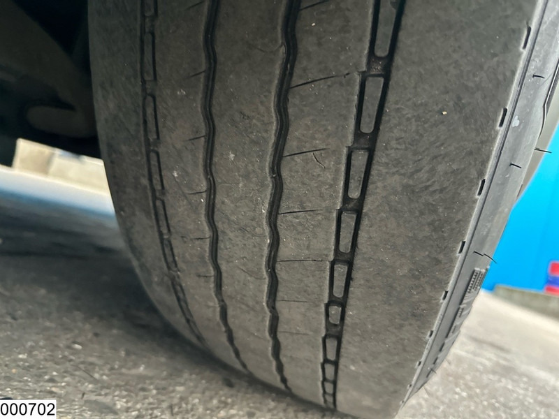 Dropside/ Flatbed truck, Crane truck Renault D 26 320 6x2, EURO 6, Fassi, Remote: picture 16